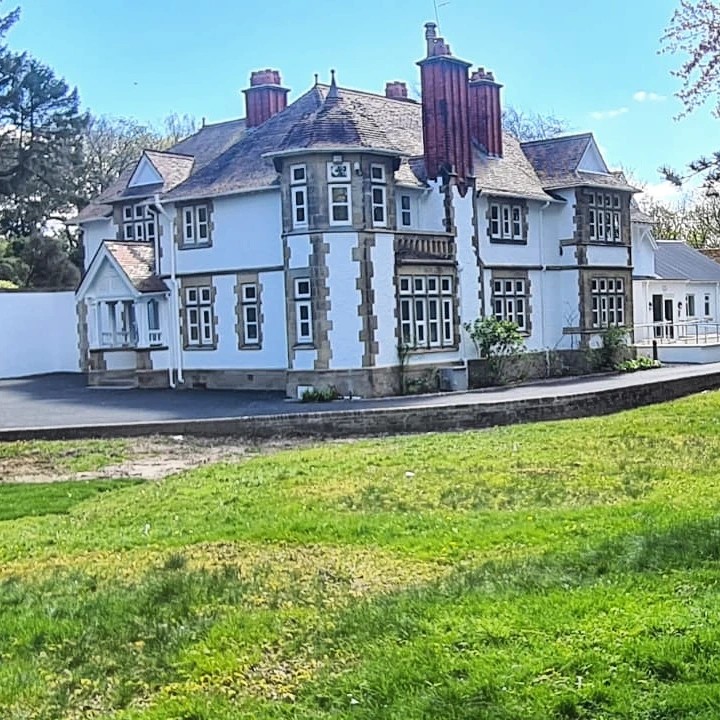 Hillgrove House, Bangor redecorated front gable and entrance, exterior painters in Gwynedd
